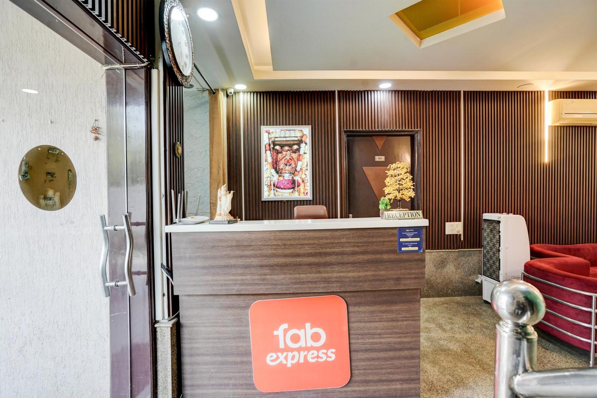 Fabexpress Next Home Gurgaon Esterno foto